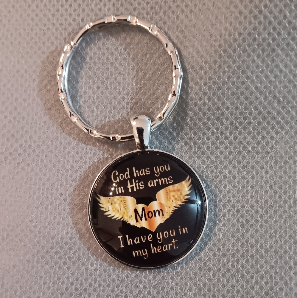 Mom Keyring (NWT)